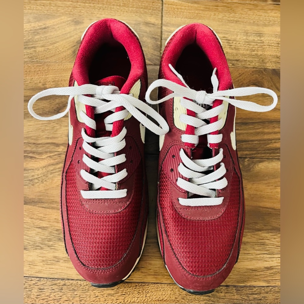 ✨SOLD✨Red Nike Men’s Air Max